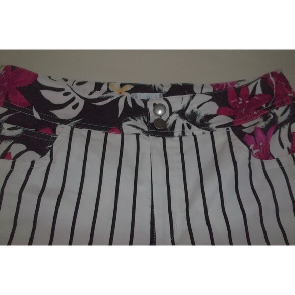 Chico's White w Black Stripes Floral Waist  Stretch Size 0.5  Small Capris Pants - Picture 3 of 7